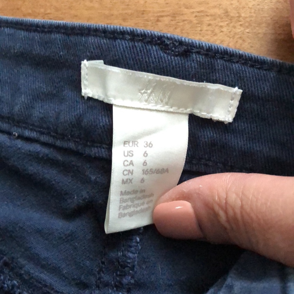 Navy shorts - Picture 3 of 3